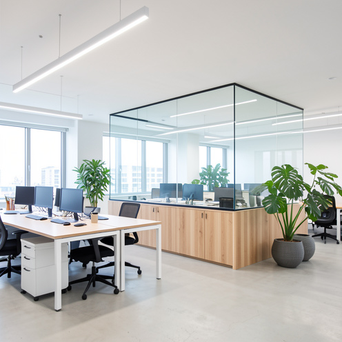 Éclairage LED efficace dans un espace de travail moderne, lumineux et confortable.